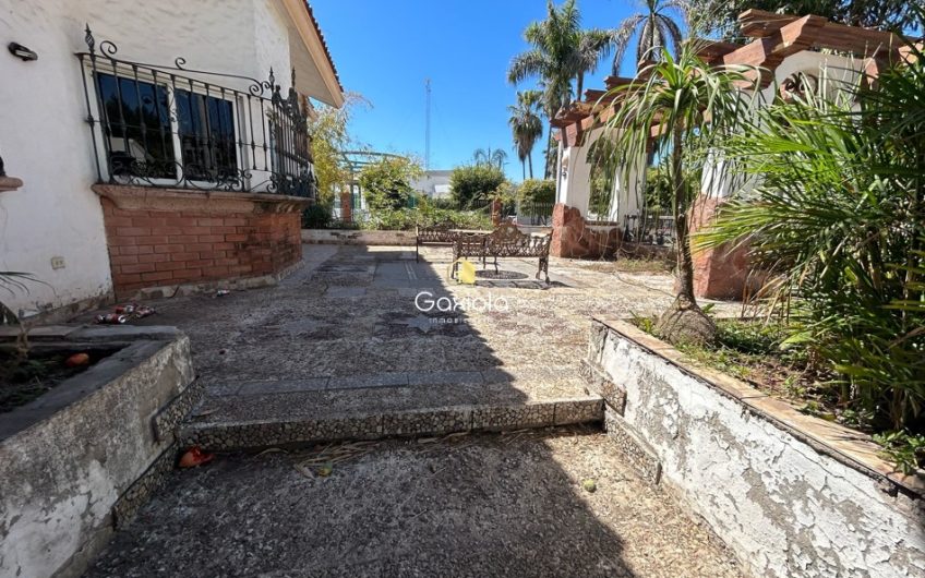 Se RENTA terreno en sector las quintas, ideal para negocio