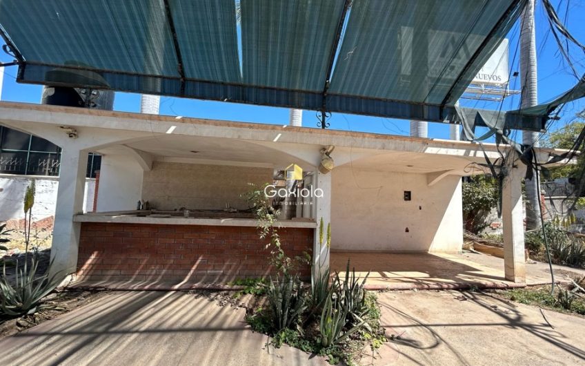 Se RENTA terreno en sector las quintas, ideal para negocio