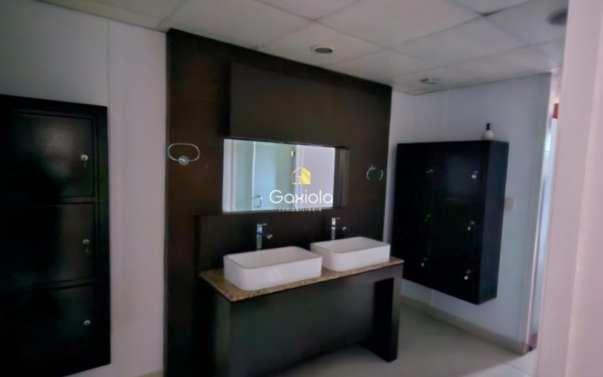 Se RENTA consultorios/ oficinas en sector tres rios