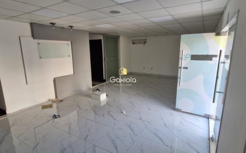 Se RENTA consultorios/ oficinas en sector tres rios