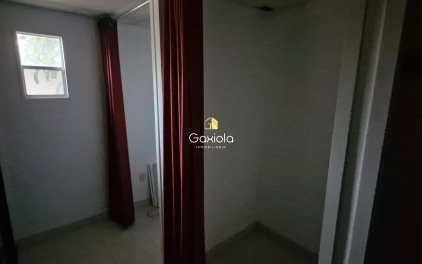 Se RENTA consultorios/ oficinas en sector tres rios
