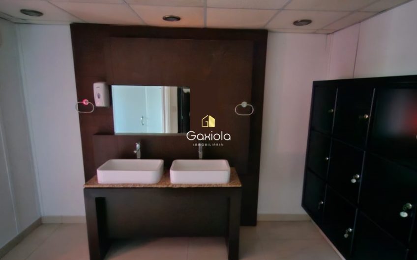 Se RENTA consultorios/ oficinas en sector tres rios