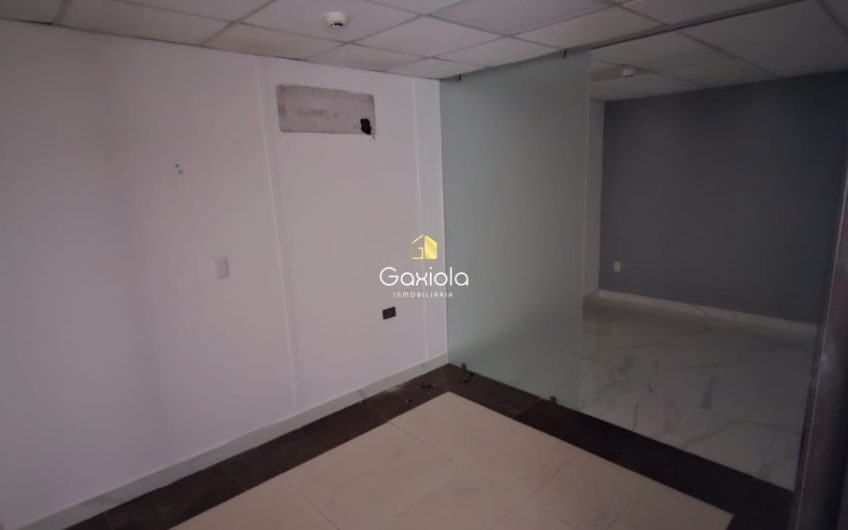 Se RENTA consultorios/ oficinas en sector tres rios