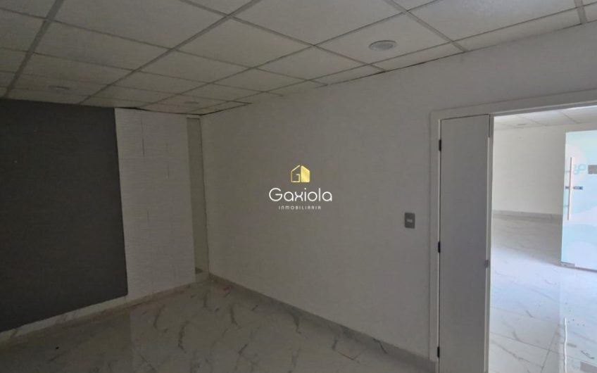 Se RENTA consultorios/ oficinas en sector tres rios
