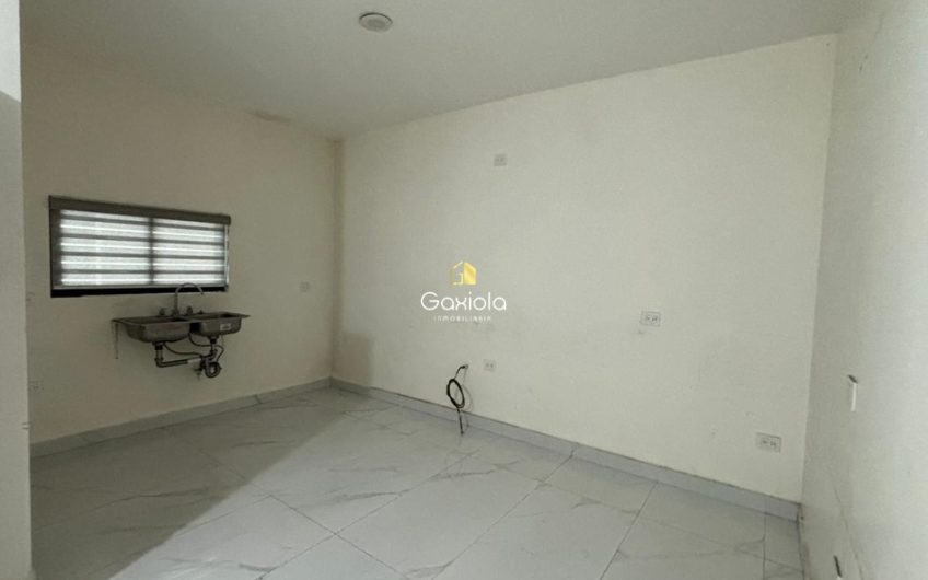Se RENTA casa de un piso en Valle Alto Verde