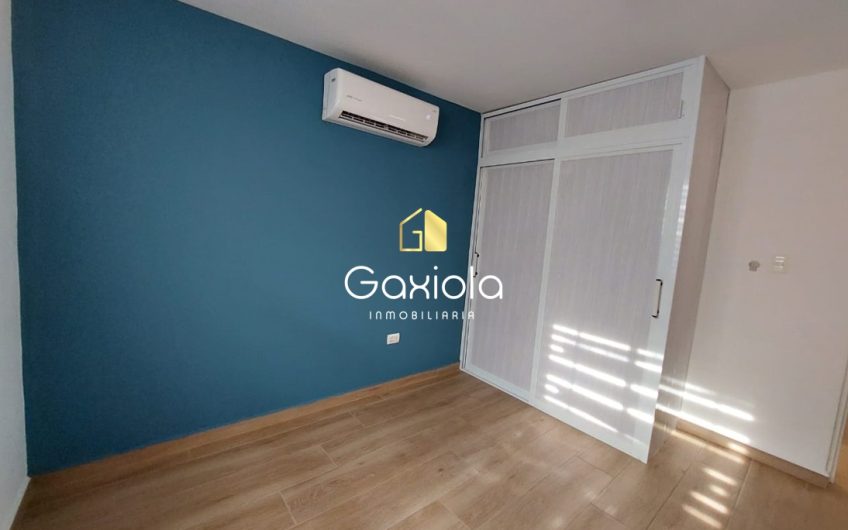 Se RENTA casa en Valle Alto
