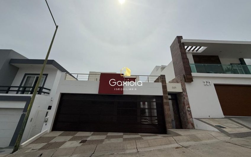 Se VENDE casa en Residencial Altezza con acceso controlado y área común