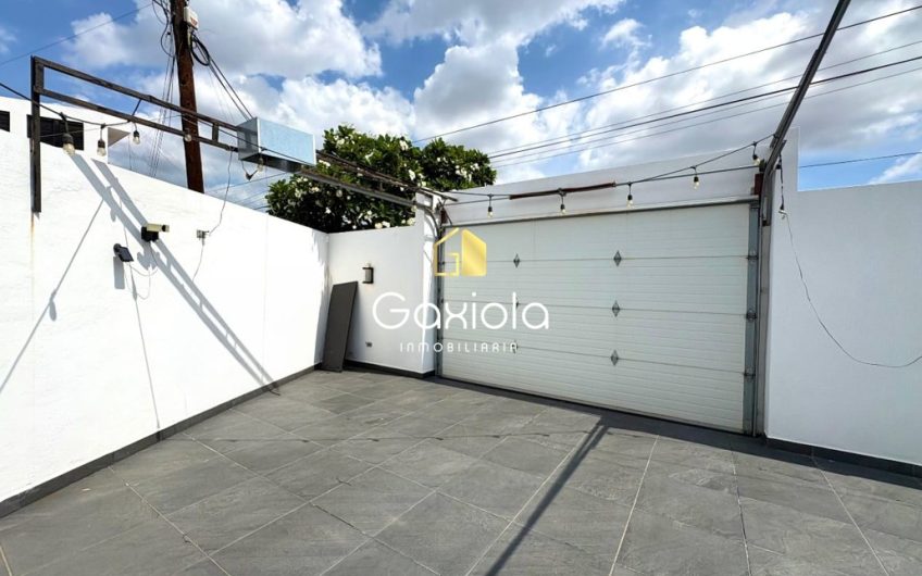 Se RENTA Casa (sin muebles), ubicada en Col. Stase