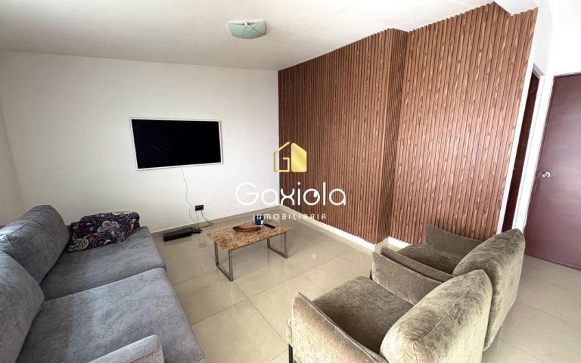 Se RENTA Casa (sin muebles), ubicada en Col. Stase