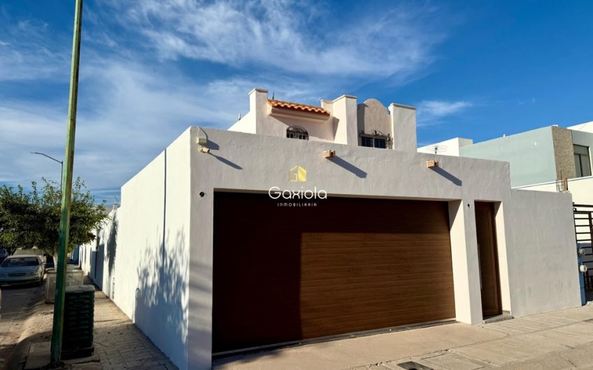 Se RENTA casa de dos pisos en Fracc. Acueducto, cerca de Plaza Sendero