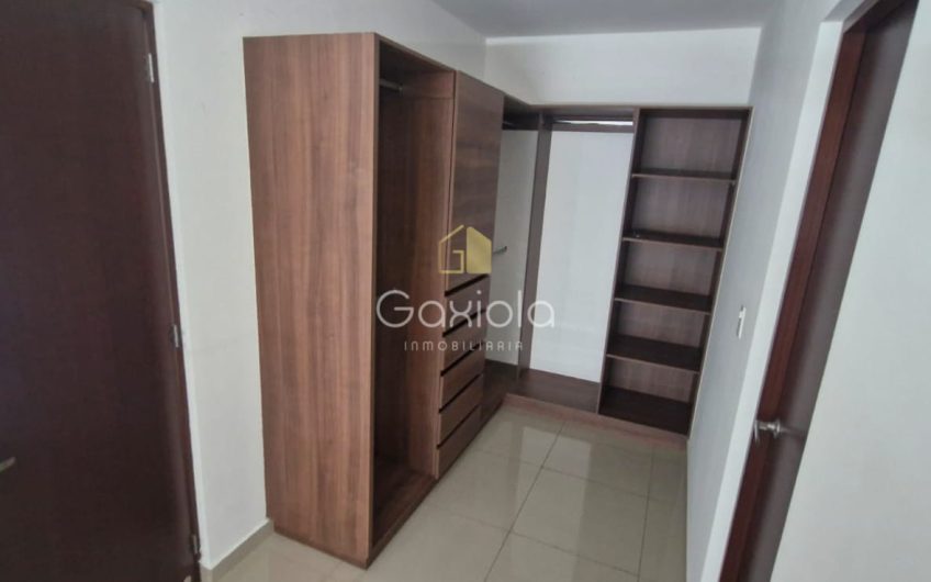Se VENDE o SE RENTA Departamento AMUEBLADO, ubicado en privada con acceso controlado y roof garden, La Conquista