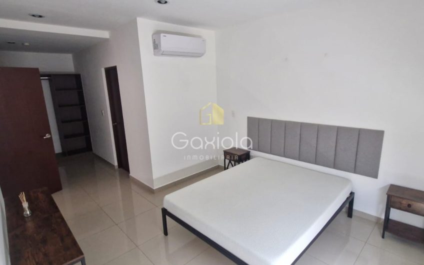 Se VENDE o SE RENTA Departamento AMUEBLADO, ubicado en privada con acceso controlado y roof garden, La Conquista
