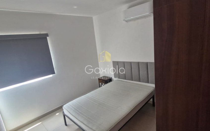 Se VENDE o SE RENTA Departamento AMUEBLADO, ubicado en privada con acceso controlado y roof garden, La Conquista