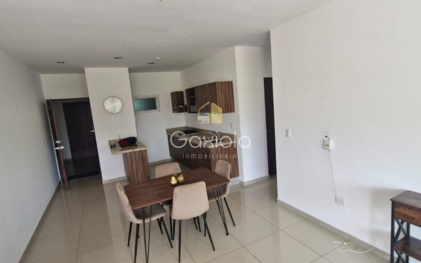 Se VENDE o SE RENTA Departamento AMUEBLADO, ubicado en privada con acceso controlado y roof garden, La Conquista
