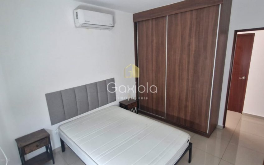 Se VENDE o SE RENTA Departamento AMUEBLADO, ubicado en privada con acceso controlado y roof garden, La Conquista