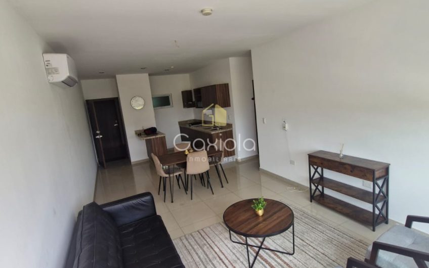 Se VENDE o SE RENTA Departamento AMUEBLADO, ubicado en privada con acceso controlado y roof garden, La Conquista