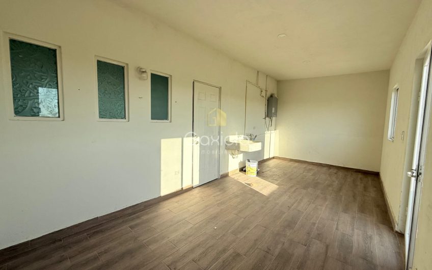 Se RENTA casa ubicada en Privada con acceso controlado, Las Flores