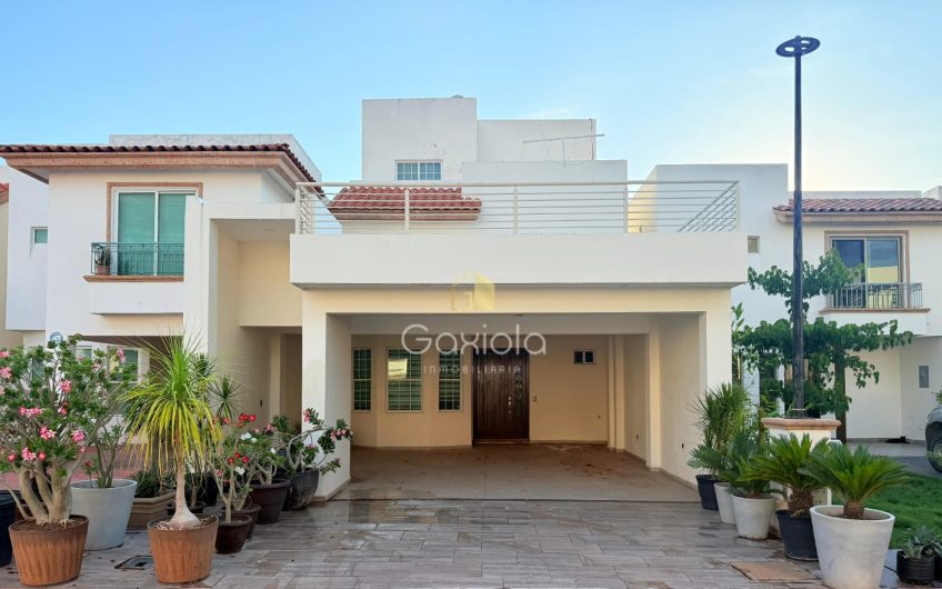 Se RENTA casa ubicada en Privada con acceso controlado, Las Flores