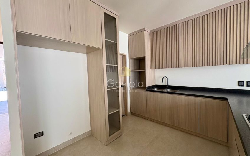 Se VENDE casa en privada con acceso controlado y área común con alberca,  Altabrisa Residencial, Mazatlán, Sinaloa
