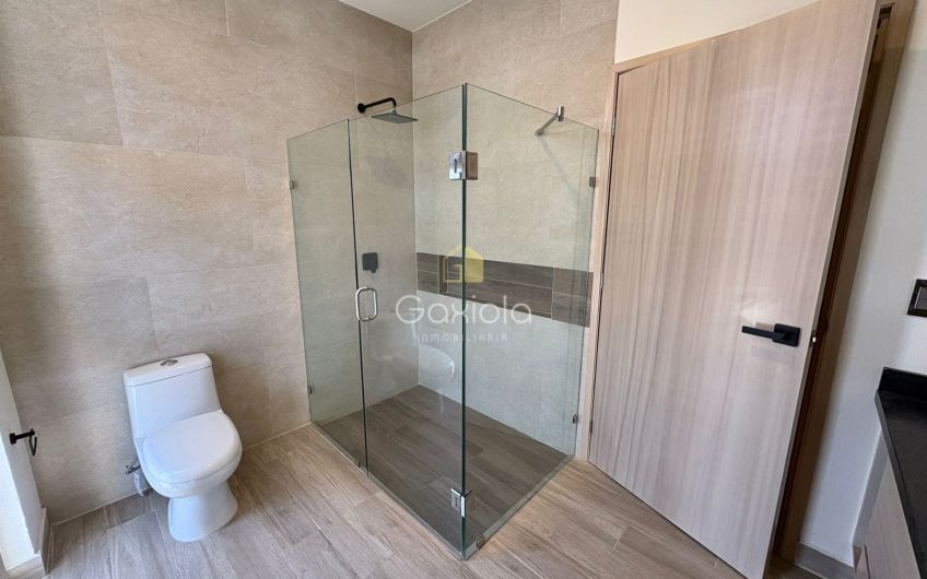 Se VENDE casa en privada con acceso controlado y área común con alberca,  Altabrisa Residencial, Mazatlán, Sinaloa