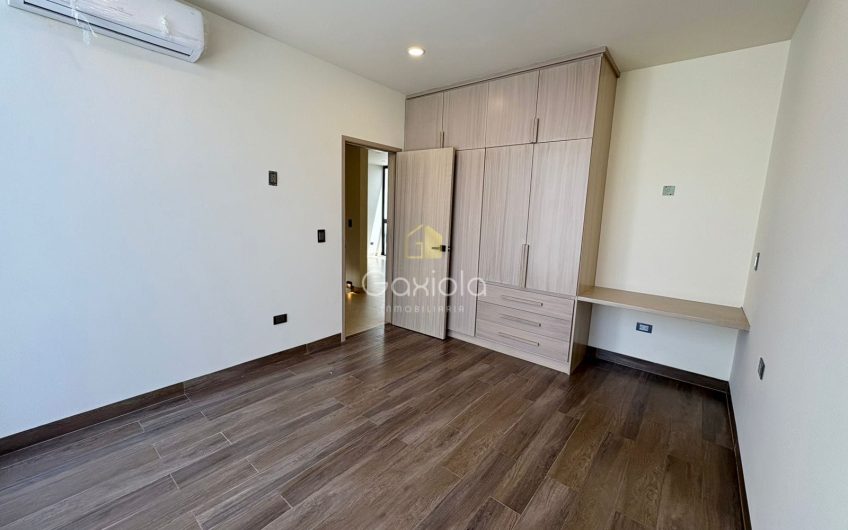 Se VENDE casa en privada con acceso controlado y área común con alberca,  Altabrisa Residencial, Mazatlán, Sinaloa