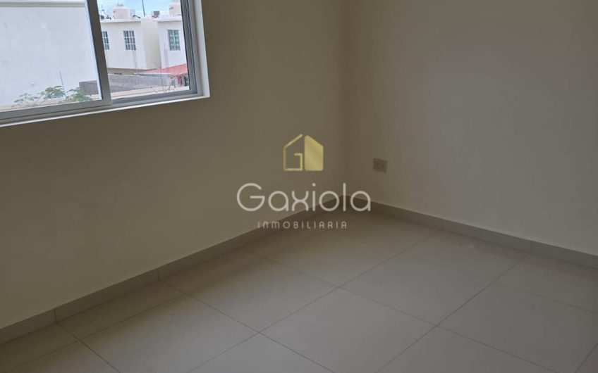 Se RENTA Casa en Privada con acceso controlado y alberca, Stanza Cantabria, sector La Conquista