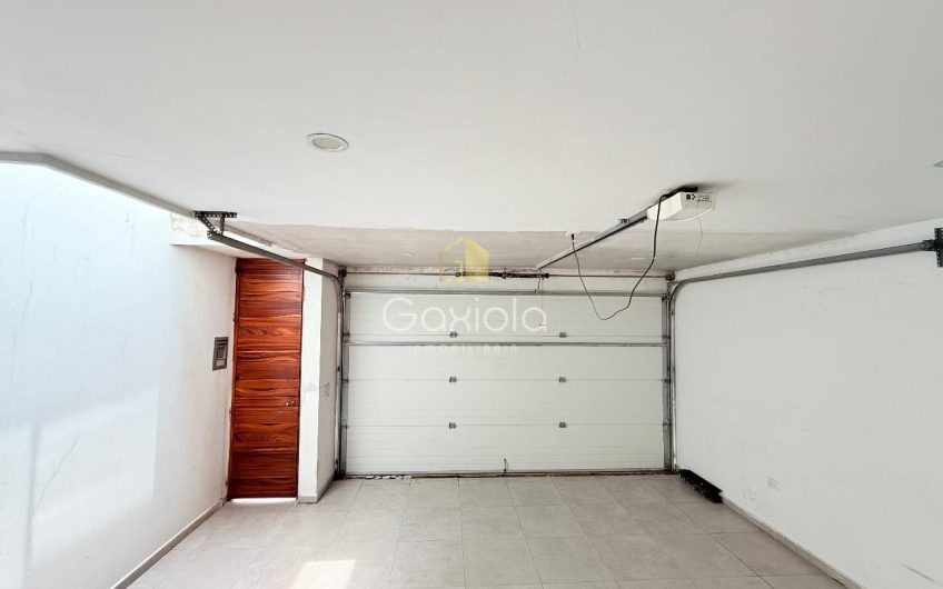 Se VENDE casa ubicada en Privada con acceso controlado, Stanza Castillas, Sector La Conquista