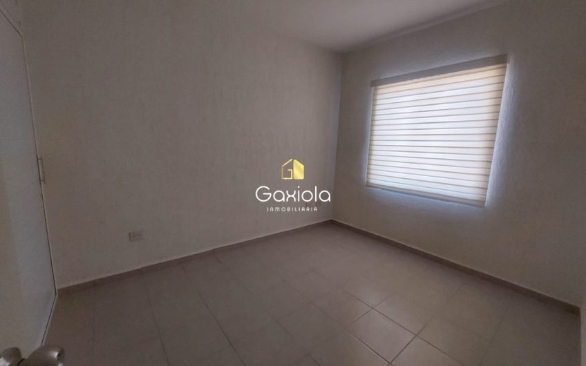 Se renta casa en Stanza Granada sector la conquista