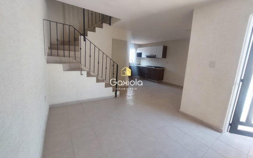 Se renta casa en Stanza Granada sector la conquista