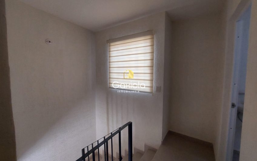 Se renta casa en Stanza Granada sector la conquista