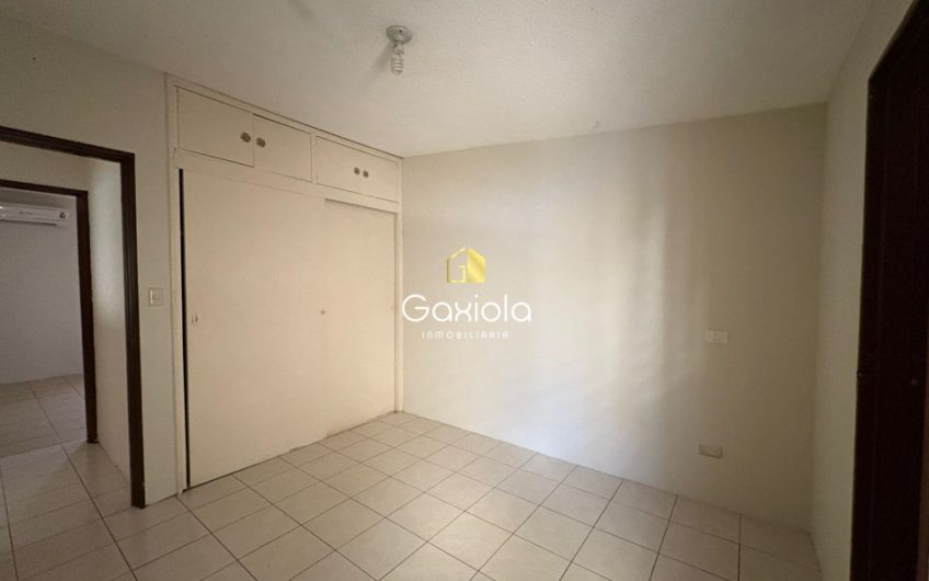 Se RENTA casa en privada, sector Tierra Blanca
