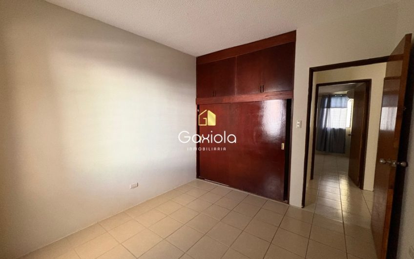 Se RENTA casa en privada, sector Tierra Blanca