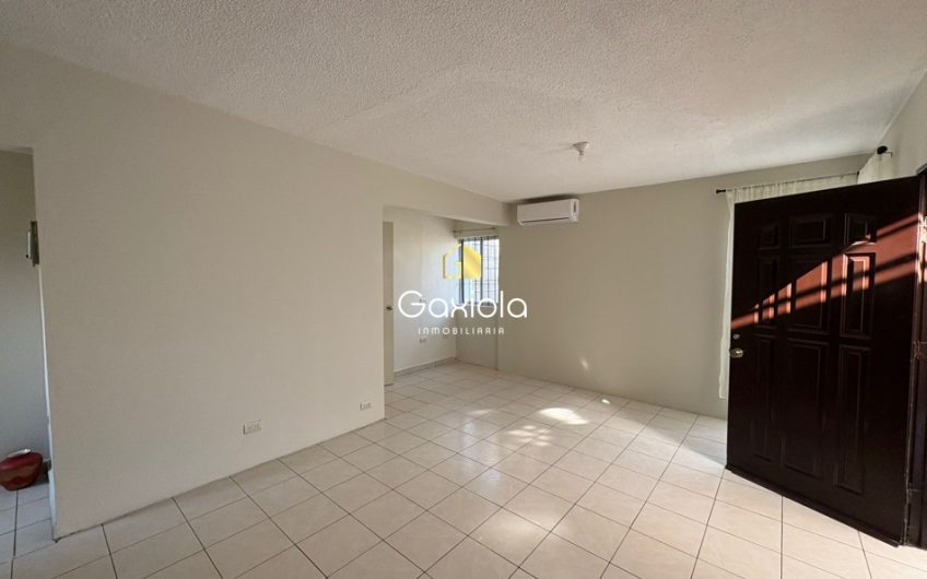 Se RENTA casa en privada, sector Tierra Blanca