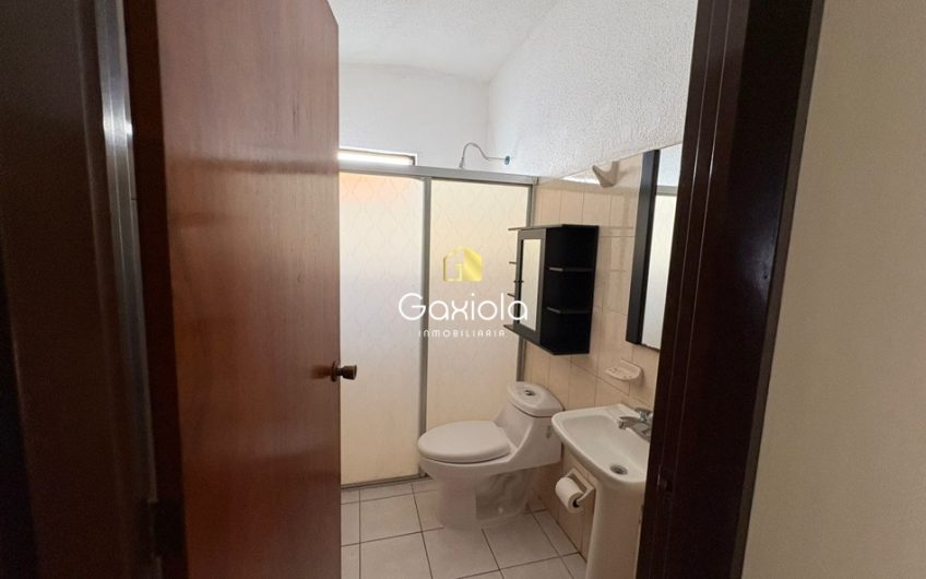 Se RENTA casa en privada, sector Tierra Blanca