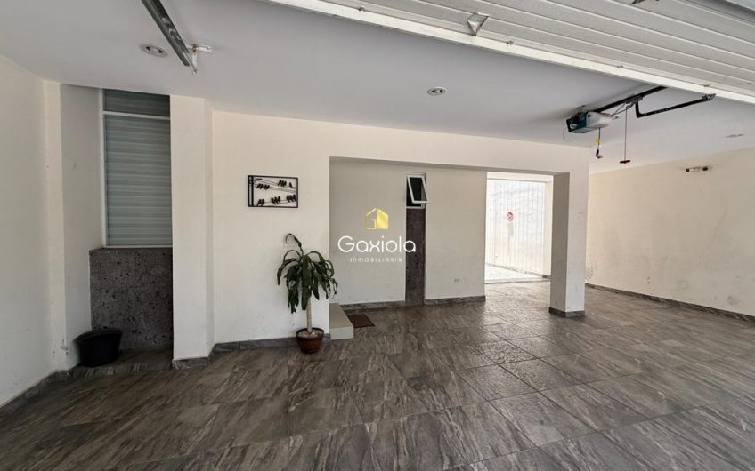 Se RENTA Casa AMUEBLADA y EQUIPADA, en Privada con acceso controlado y área común con alberca, Sfera Residencial, a 10 minutos de Plaza Forum