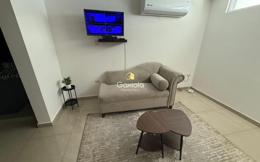 Se RENTA Casa AMUEBLADA y EQUIPADA, en Privada con acceso controlado y área común con alberca, Sfera Residencial, a 10 minutos de Plaza Forum