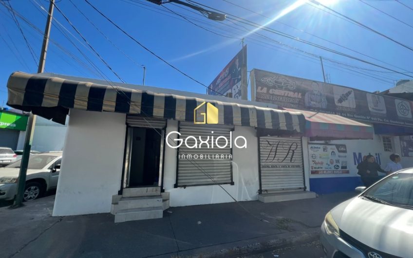 Se RENTA local en esquina sector Guadalupe