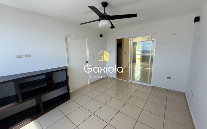 Se RENTA Casa ubicada en Privada Interlomas