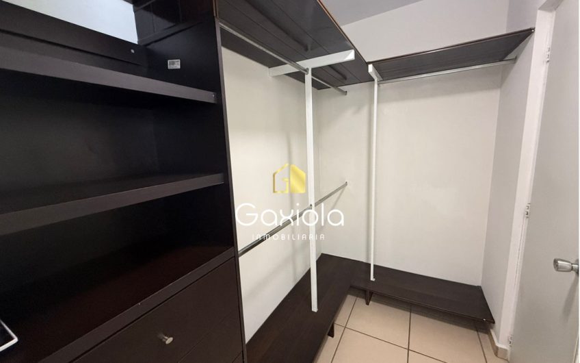 Se RENTA Casa ubicada en Privada Interlomas