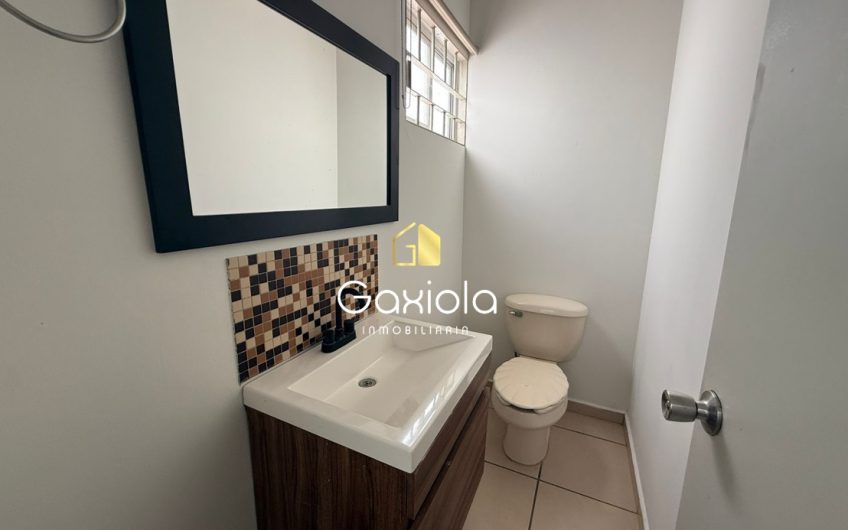 Se RENTA Casa ubicada en Privada Interlomas