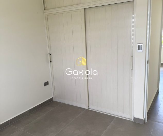 Se RENTA Casa en privada con acceso controlado, Portalegre