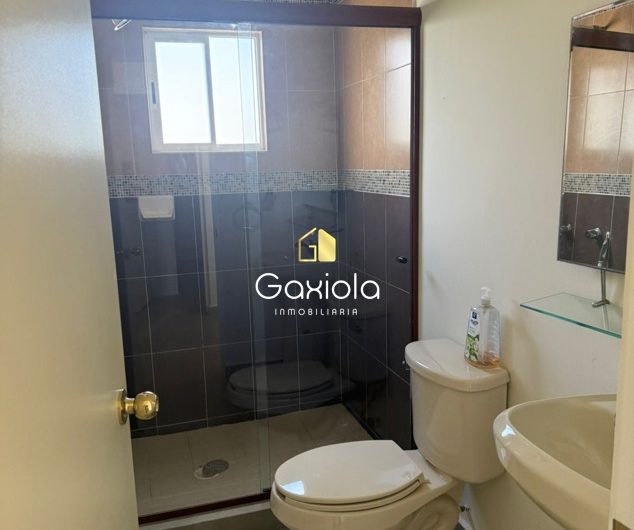 Se RENTA Casa en privada con acceso controlado, Portalegre