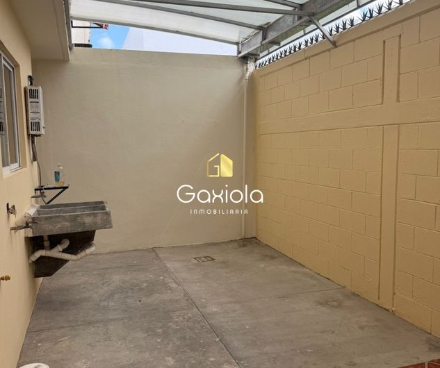 Se RENTA Casa en privada con acceso controlado, Portalegre