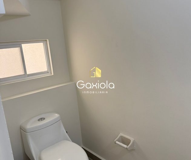 Se RENTA Casa en privada con acceso controlado, Portalegre