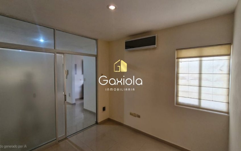 Se RENTA Casa ubicada en Privada con acceso controlado y área común con alberca y juegos, Portanova, muy cerca de Plaza Sendero