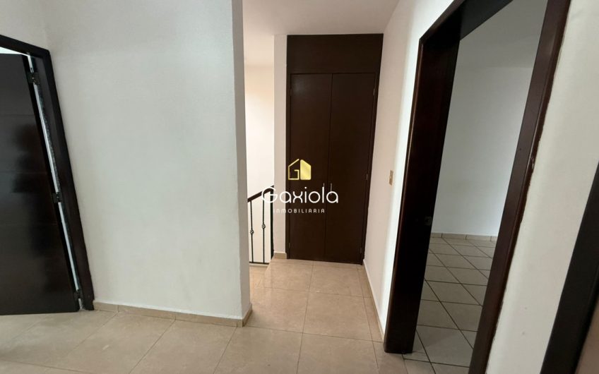 Se RENTA Casa ubicada en privada con acceso controlado, La Campiña