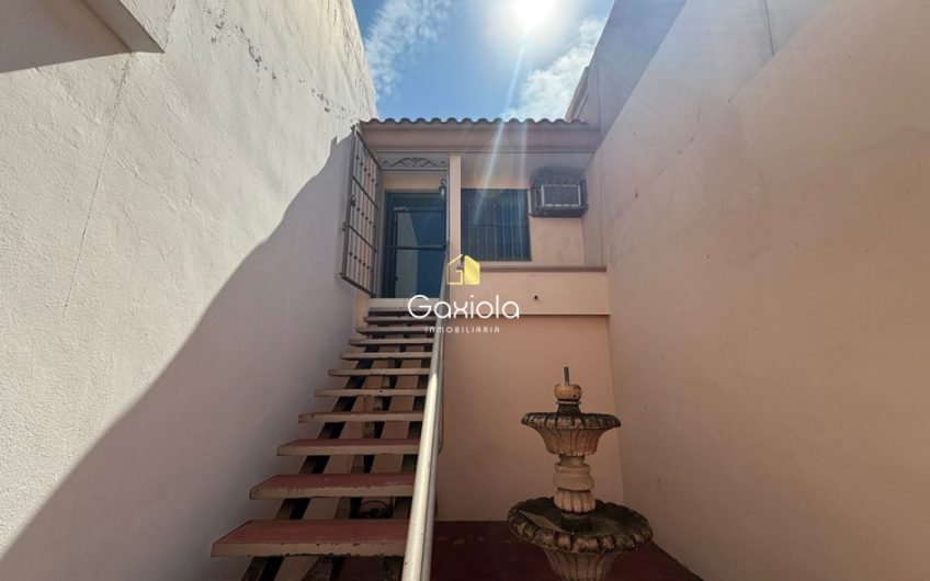 Se RENTAN oficinas en segunda planta sector Guadalupe