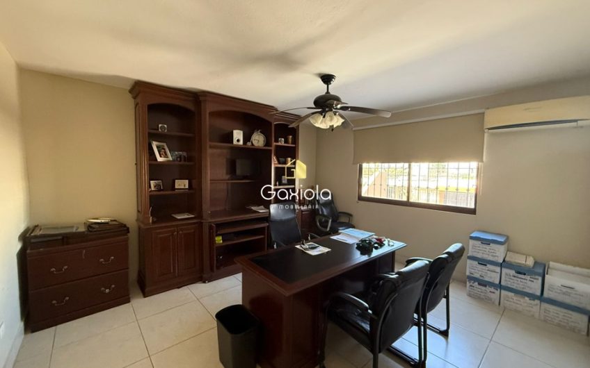 Se RENTAN oficinas en segunda planta sector Guadalupe