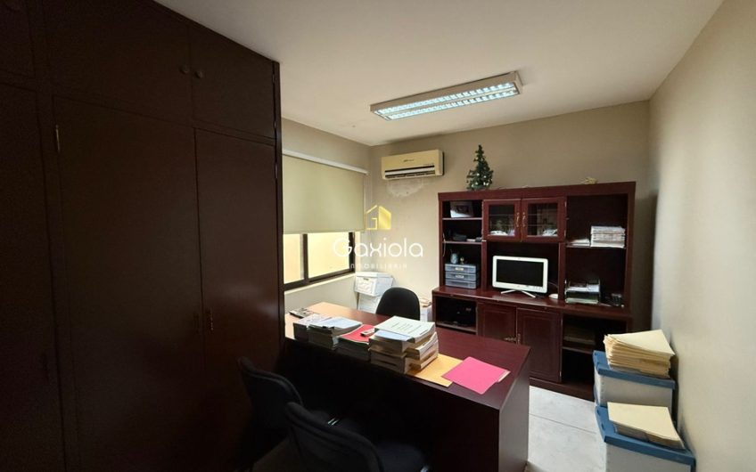 Se RENTAN oficinas en segunda planta sector Guadalupe