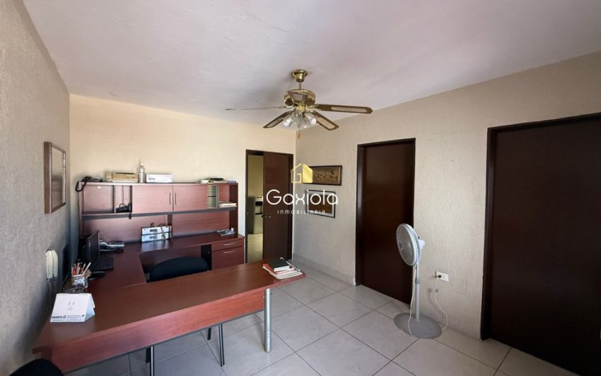Se RENTAN oficinas en segunda planta sector Guadalupe